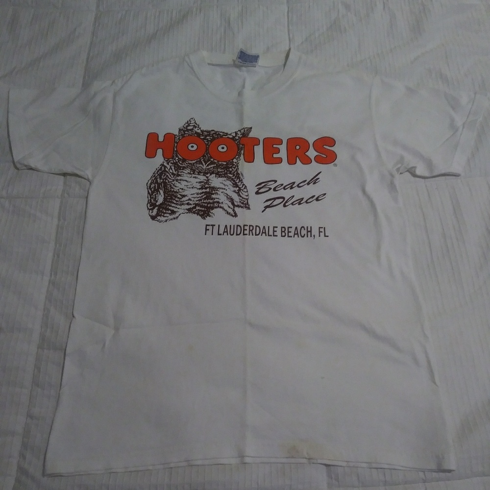 Hooters Vintage T-Shirt Men's Small